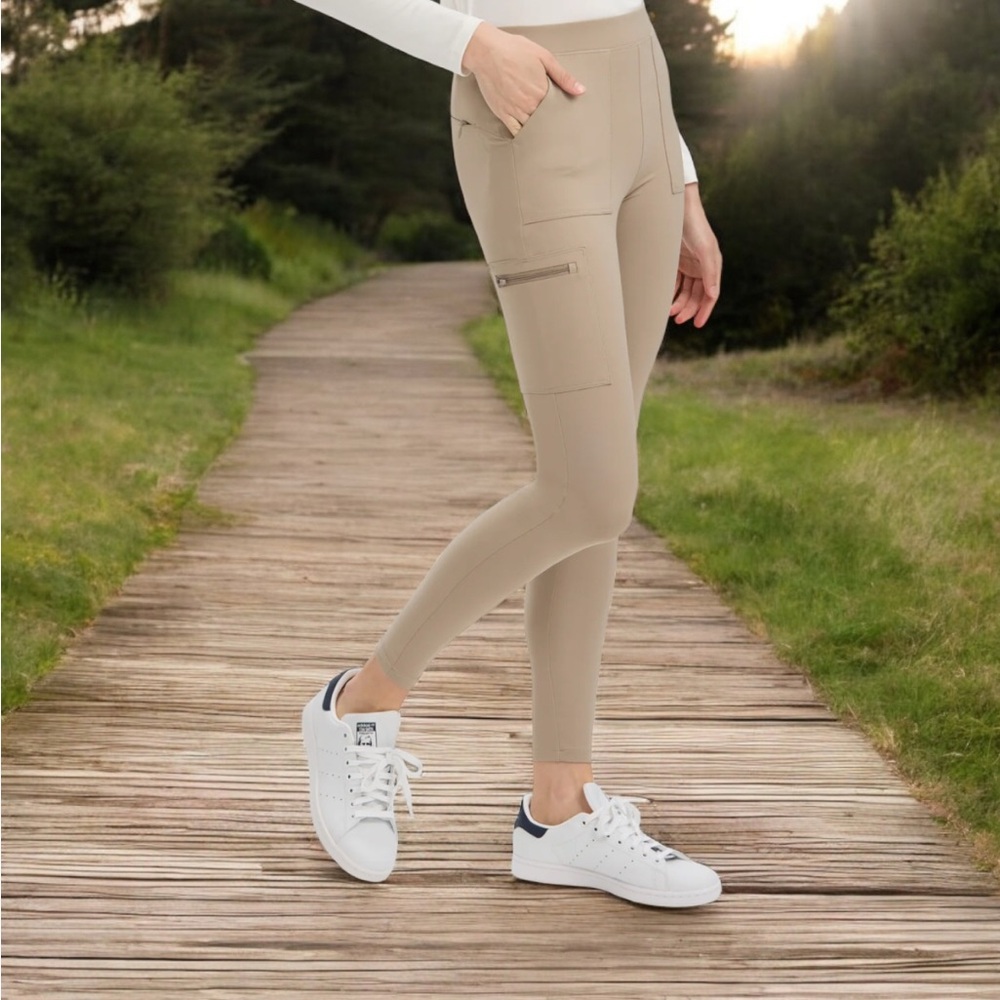 Elegant Beige cargo Women's performance Leggings size m